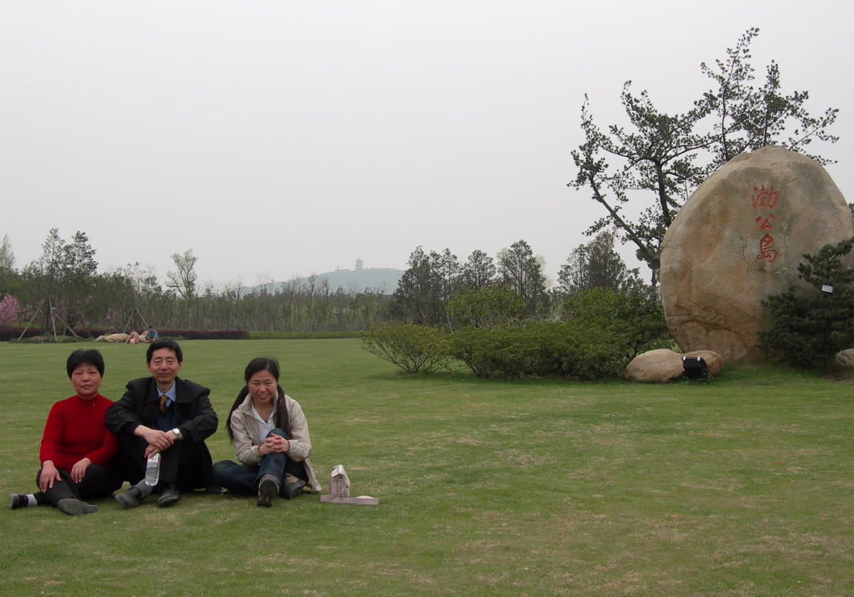 Tai Hu (Tai Lake) Tai Hu (Tai Lake) Tai Hu (Tai Lake) is the 3rd largest lake in China and we are lucky enough to be able to go there...