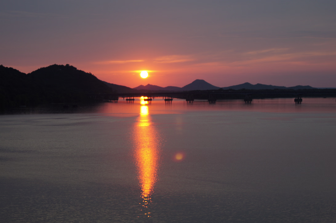 Big_Dam_Bridge-010