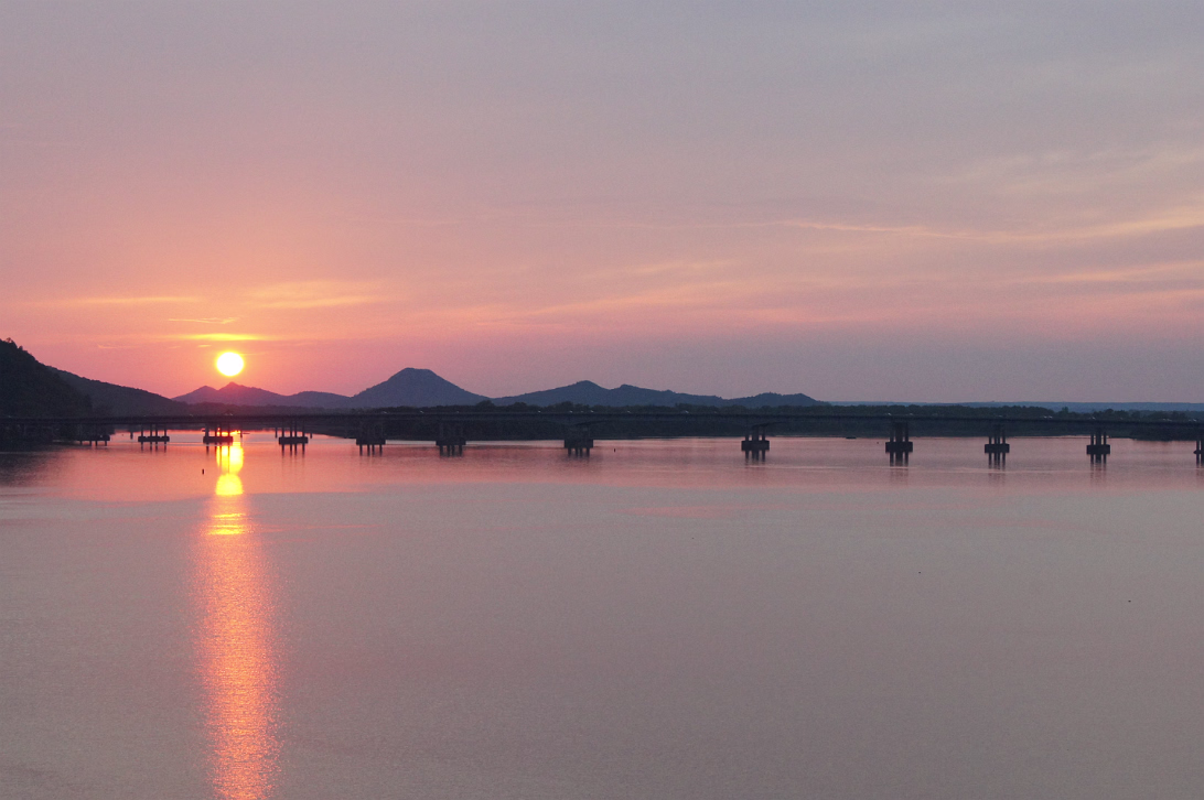 Big_Dam_Bridge-013