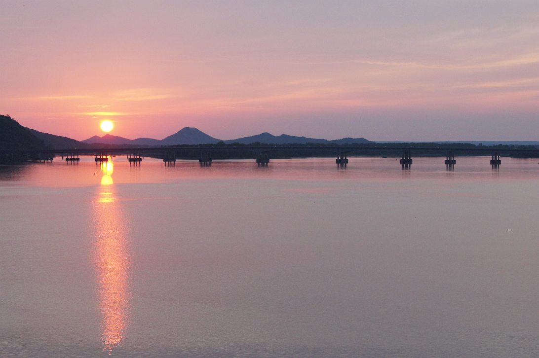 Big_Dam_Bridge-015
