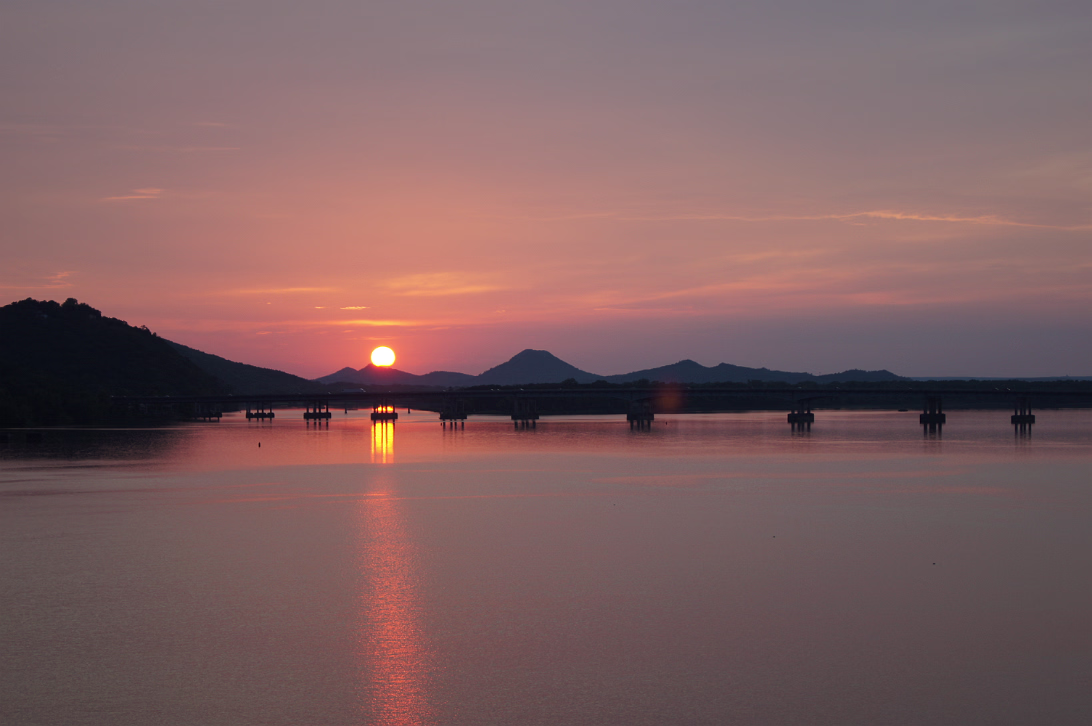 Big_Dam_Bridge-020